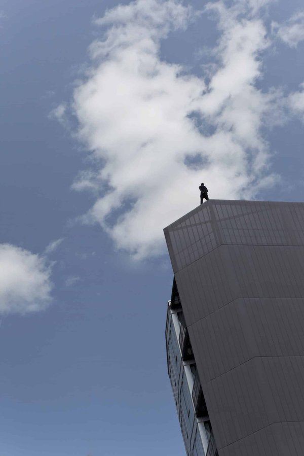 How to Approach Cross-Cultural Negotiations in International Business Deals?